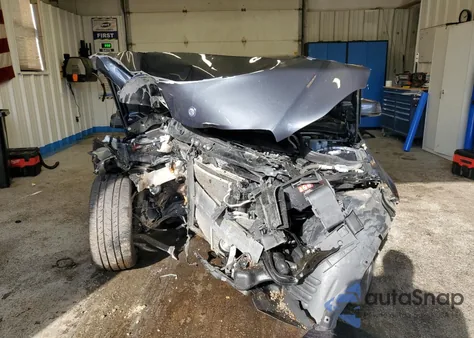 2015 Mercedes-Benz E 350 z USA, uszkodzony, nr VIN WDDHF5KB8FB124274